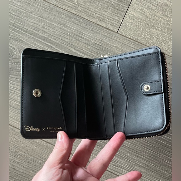 NWT Kate Spade x Disney Cruella De Vil Crossbody and Cosmetic Bag. NWOT Wallet. - Picture 9 of 12